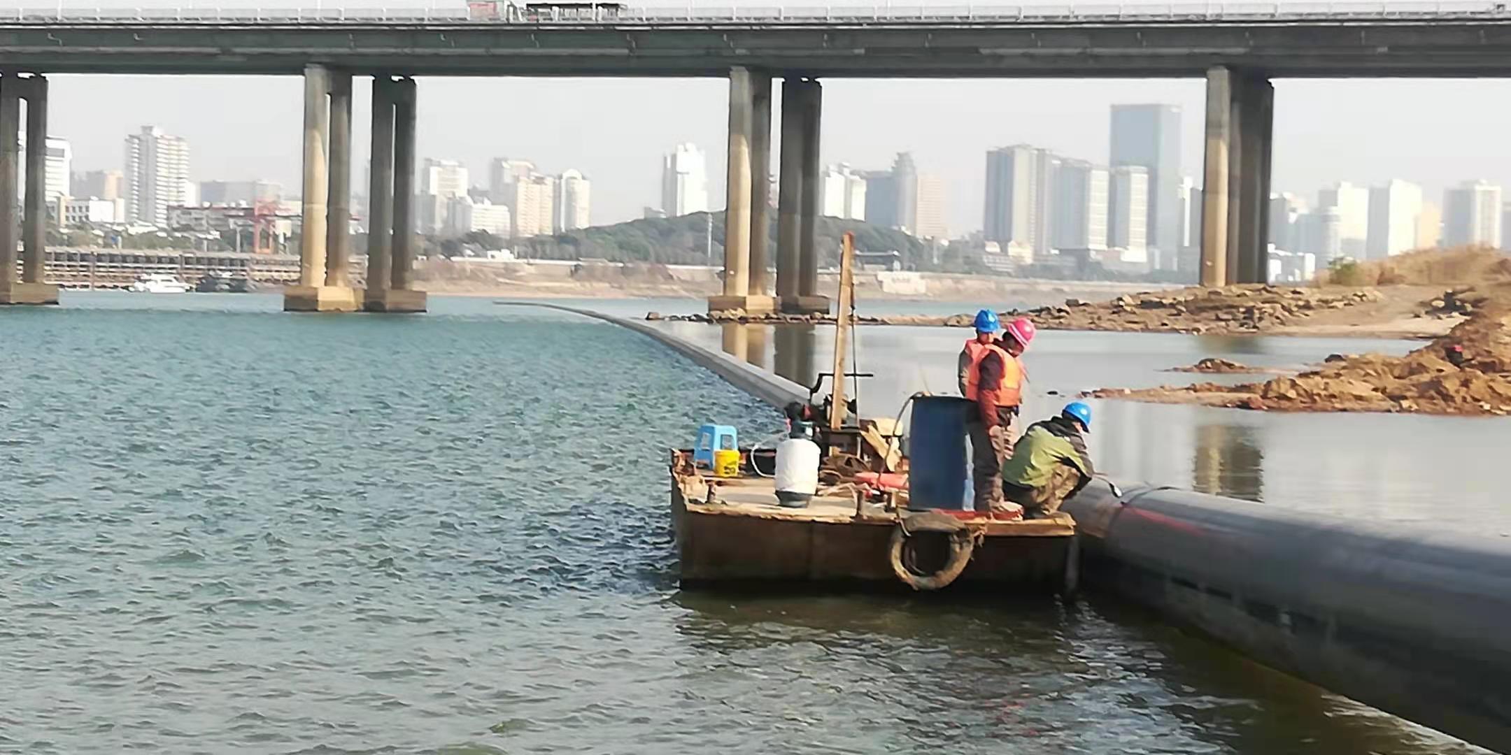 大连天津市水下取水头安装