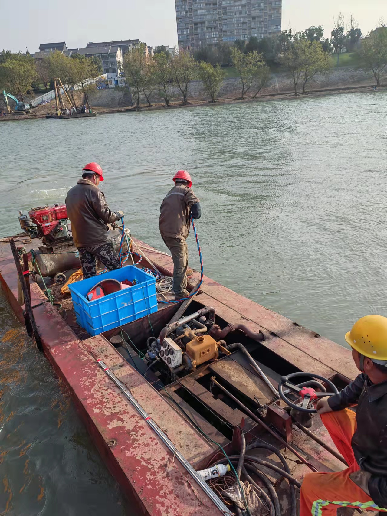构建蓝色动脉：水下管道铺设赋能经济